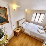Holiday home Oah 1870 Oldest House