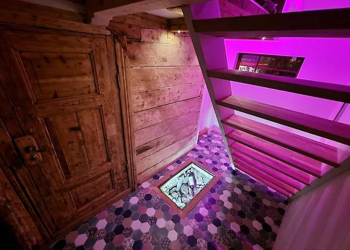 Oah 1870 Oldest House *