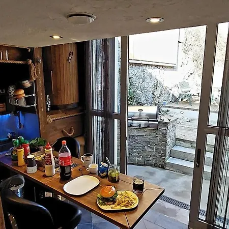 Oah 1870 Oldest House Nyaraló Ålesund